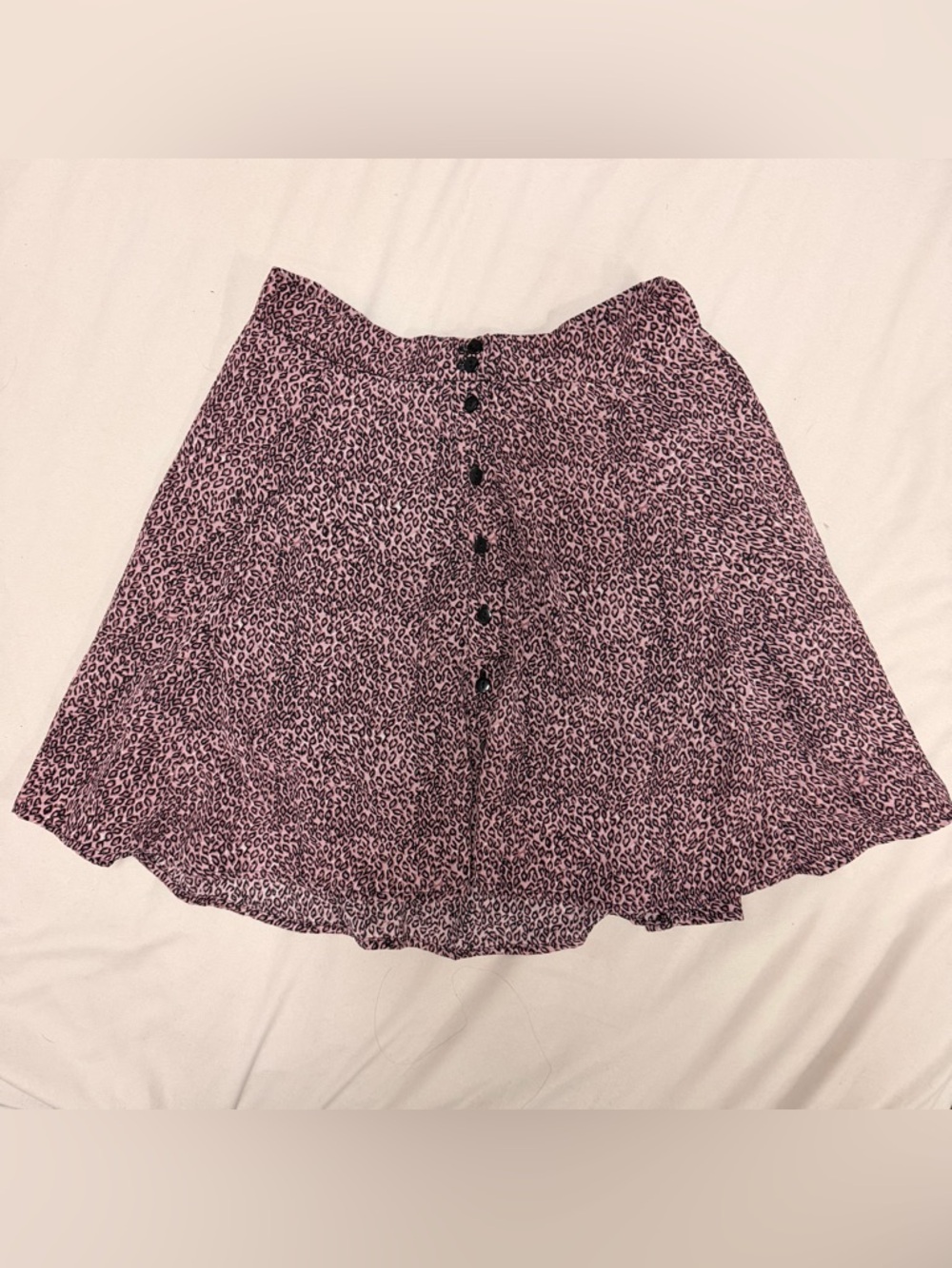 3/$20 🌺 Urban Outfitters Leopard Skirt